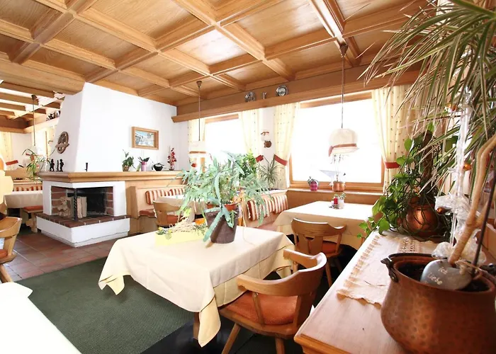 Gasthof Mittagskogel 3*