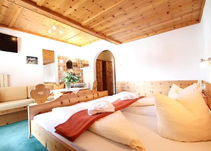 Mittagskogel ゲストハウス ザンクト・レオンハルト・イム・ピッツタール